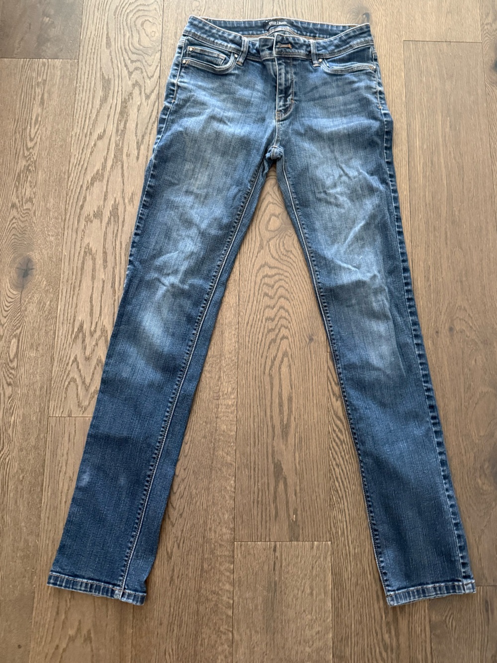 White House Black Market Classic Women's Blue Denim Jeans - Slim Leg Fit.